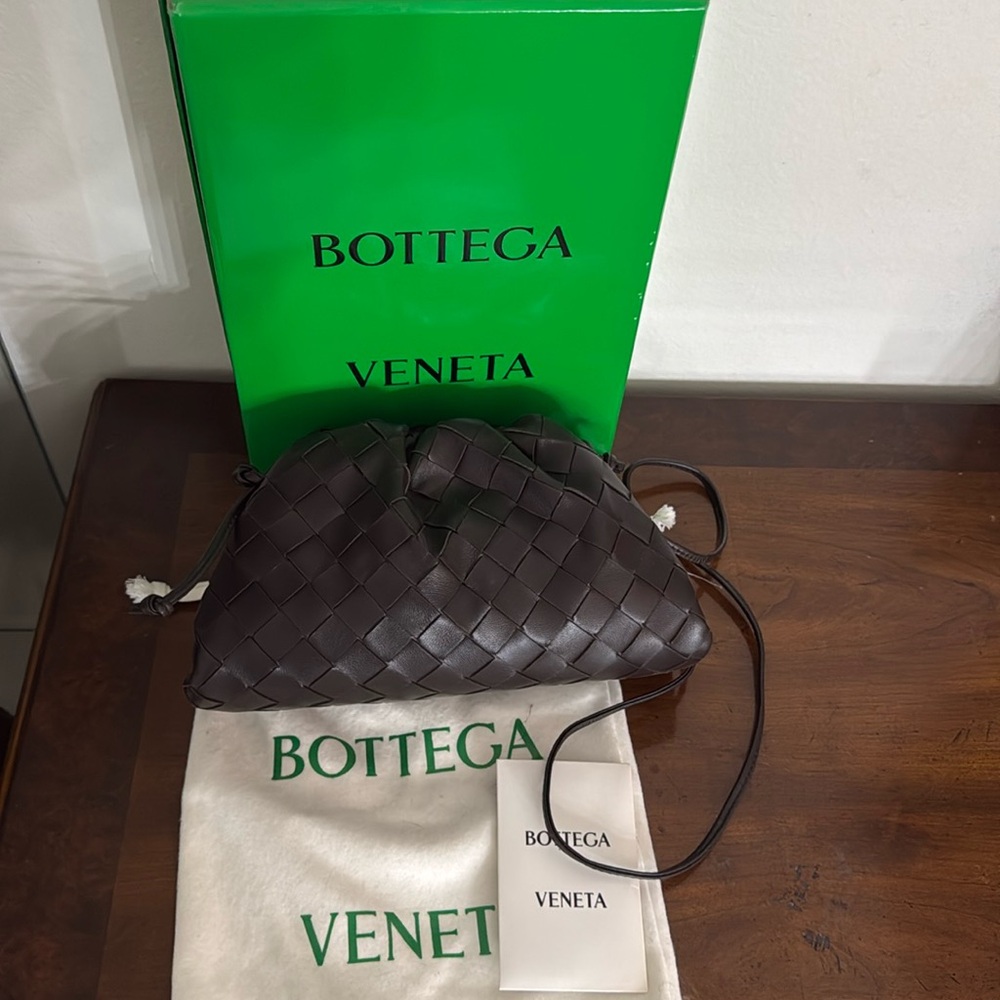 NWT Bottega Veneta Mini Pouch Intrecciato Inkwell/dark brown Leather Crossbody